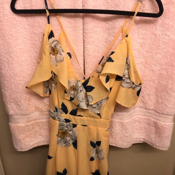 J.O.A Yellow floral jumpsuit - Picture 2 of 3